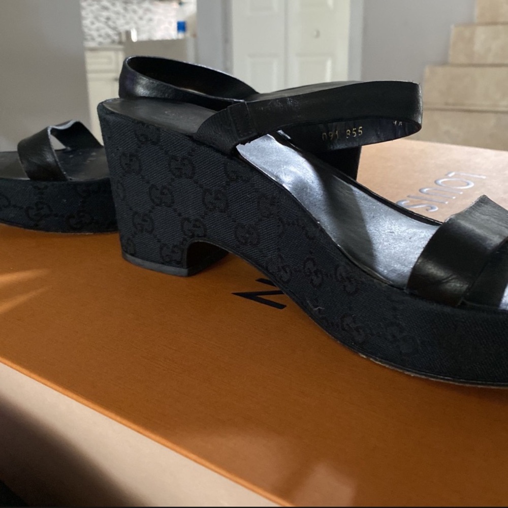 Gucci platform sandals black